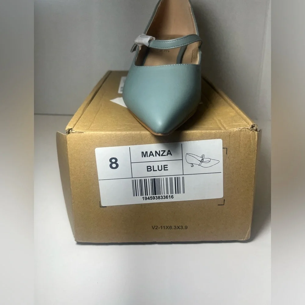 Journee Collection Manza Pump
